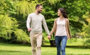 How to Start a Conversation With a Woman