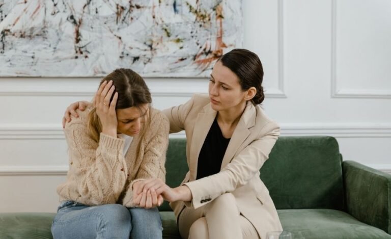 The Role of Active Listening in Providing Emotional Support
